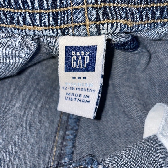 12-18 Month Baby Gap Jeans and 2-Short Sleeve Tee Bundle - Picture 3 of 4